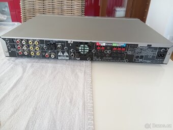 Zesilovač Pioneer - 2