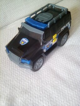auto a bagr-zvedák - 2