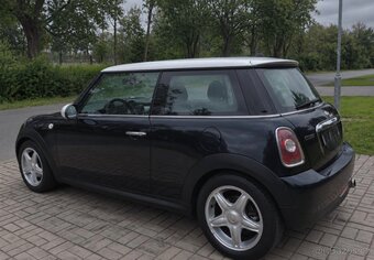 Míní Cooper 1.6i 88kW 1.Majitelka - 2