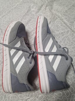 Adidas vel. 35 - 2