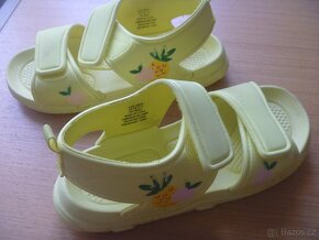 žluté gumové sandálky zn. H&M  vel. 28/29 - 2