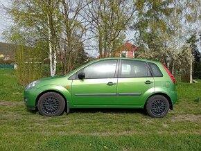 Ford Fiesta 1,4 původ ČR,po prvním majiteli - 2