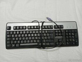 PC klávesnice HP a Logitech k120 - 2
