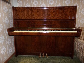 Piano Petrof r. v. 1964 - 2