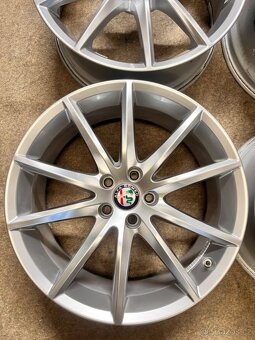 5x110 R19 ORIG. Alfa Romeo Stelvio - TOP STAV - 2