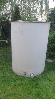 Nadrz na vodu . - 2
