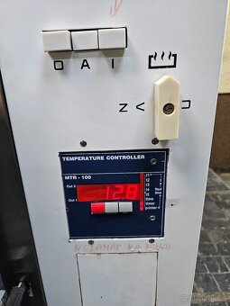 Horkovzdušný sterilizátor, vytvrzovací pec CHIRANA HS 61 A - 2