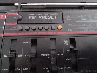 Hitachi TRK-3D 5E - 6 FM predvoleb - 2