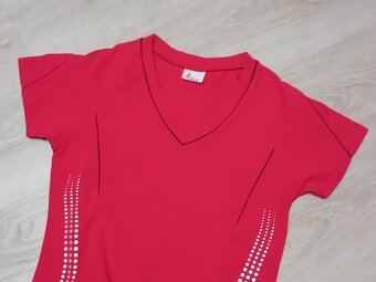 ČERVENÉ TRIČKO S VÝSTŘIHEM - vel.S/M / zn.Vivian - 2