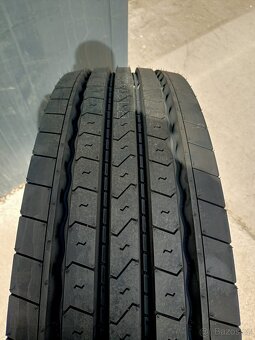 Nákladní pneu. Landspider AP600 315/70 R22,5 - 2