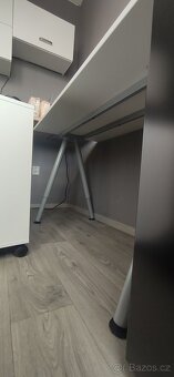 Stůl IKEA Thyge - 2