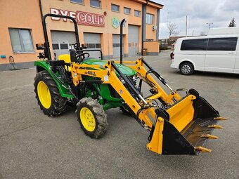 Malotraktor John Deere 3036E s čelním nakladačem - 2