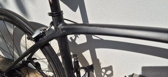 Velmi lehké silniční kolo, vše z karbonu, rám M, SRAM RED - 2
