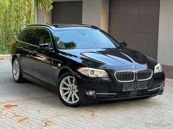 BMW F11 530D X-DRIVE /COMFORTSITZE/PANO/HEAD-UP/ČR-187,000KM - 2