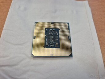 Procesor Intel Core i3 8100 - 2