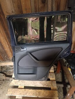 Zadní pravé dveře Škoda Octavia combi 1 - 2