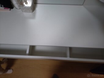 Toaletní stolek - 2