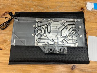 Vodní blok+backplate Alphacool Radeon RX 6800/6800XT/6900XT - 2