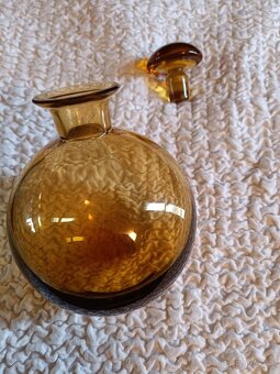 Karafa a malé skleničky - 2