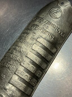 Štítek ČZ 175 předvalka - 2