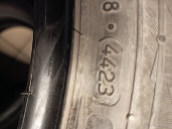 215/60/17 Nokian snowproof 2 suv - 2