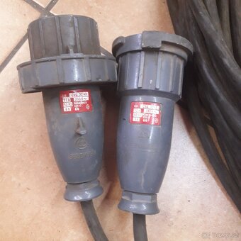 PRODLUŽOVACÍ KABEL 380V - 2