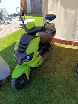 Skútr Peugeot - 2