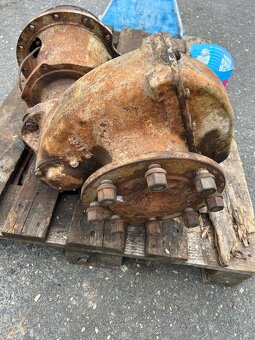 Zetor 3011 levý portál - 2