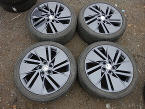 Alu kola Škoda Superb 3 235/40/19 letní 5mm - 2