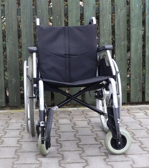 022-Mechanický invalidní vozík Meyra - 2