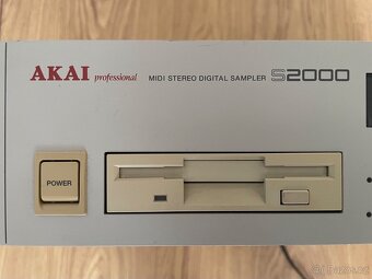 Akai S2000 - 2