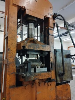 Hydraulický lis - 2