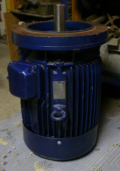 Elektromotor pomalootáčkový 5,5 Kw 710 ot. - 2
