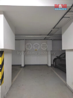 Pronájem garážového stání, 12 m², Praha, ul. Jeremenkova - 2
