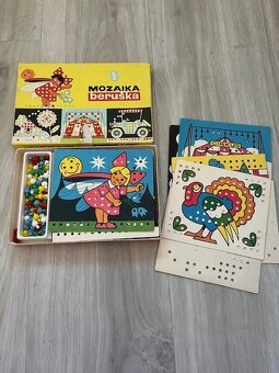 Retro hračky pro děti, knížky - 2