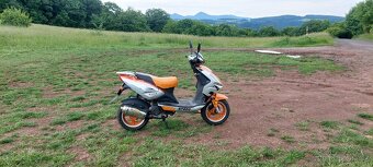 Skutr 50ccm - 2