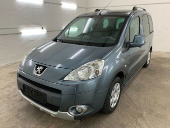 Peugeot Partner Tepee 1.6 Vti, r. 2012, k opravě - 2