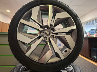 Nový zimní komplet Enyaq, Elroq 235/50+255/45 R20 Bridgeston - 2