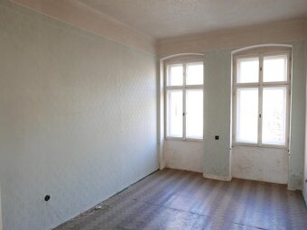 Dva byty - celé patro, K.Vary,  Škroupova ul.- lázeňská zóna - 2