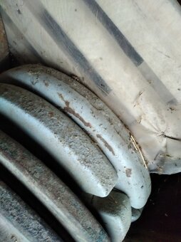 Prodám závaží na ZETOR25A  i na 25K - 2