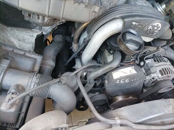 Díly motoru 2,5 TDI 80kw. - 2