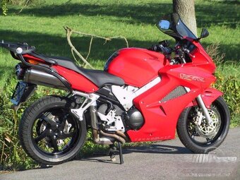 Honda VFR 800 díly - 2