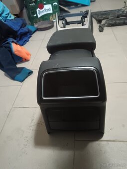 Středový tunel z Audi A4 b8 - 2