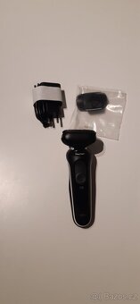 Holící strojek Braun - 2