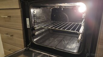 Vestavná trouba IKEA - 2