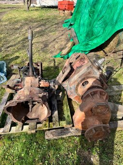 zadek traktoru 6711 - 2