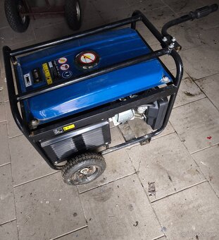 Elektrocentrála Scheppach SG3100. Výkon 2700 W - 2