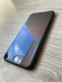 iPhone SE 2020 32gb černý - 2