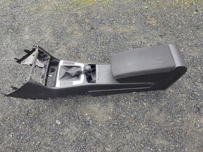 Loketní opěrka Passat B6 - 2