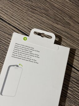 Kryt Apple Silicone Case s MagSafe pro iPhone 15 Plus - 2